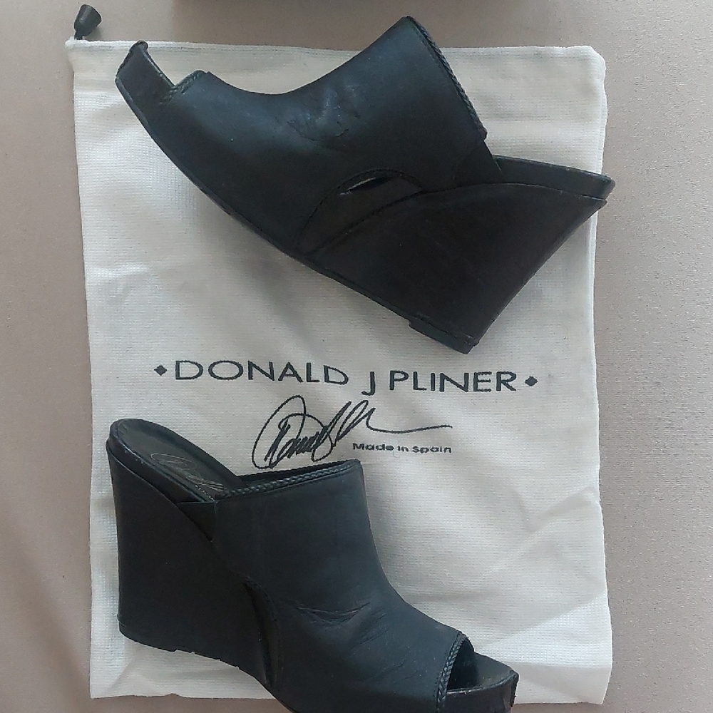 Donald J. Pliner Black Leather Wedges